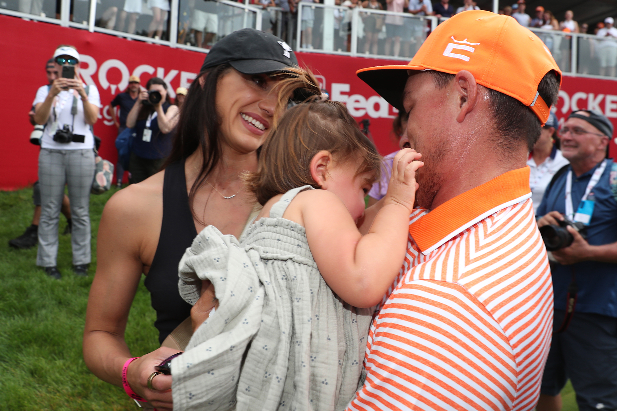 Rickie Fowler has heartwarming moment with wife Allison Stokke