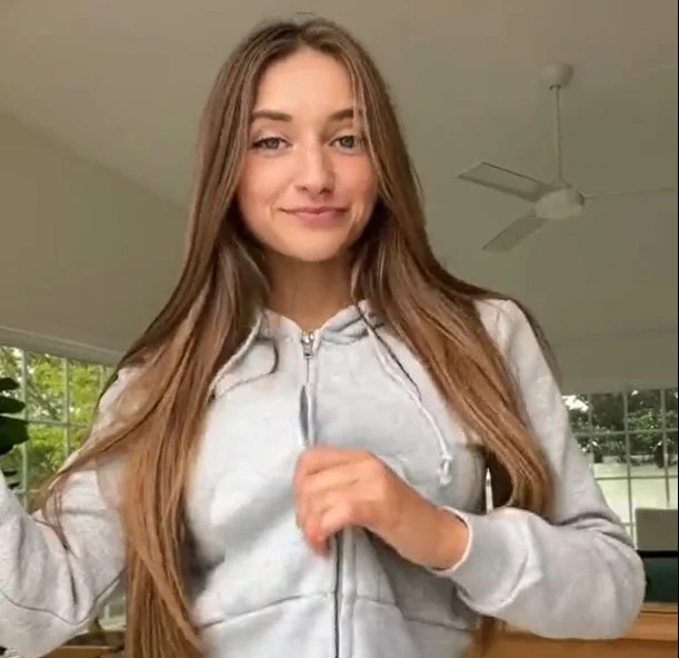 Skylar Mae Xo, A Lingerie Model with Massive Fan Following