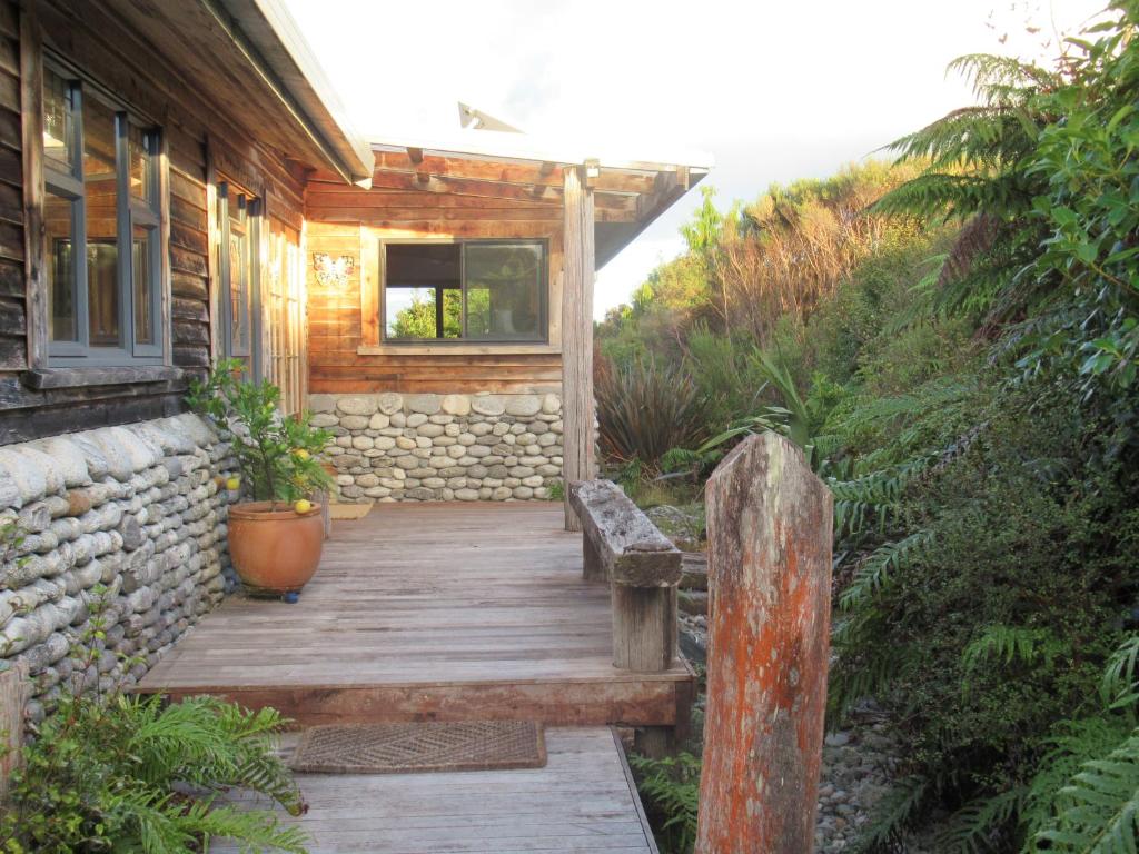 12 Best Budget in Westport 🛌🏼 [2024] NZ Pocket Guide