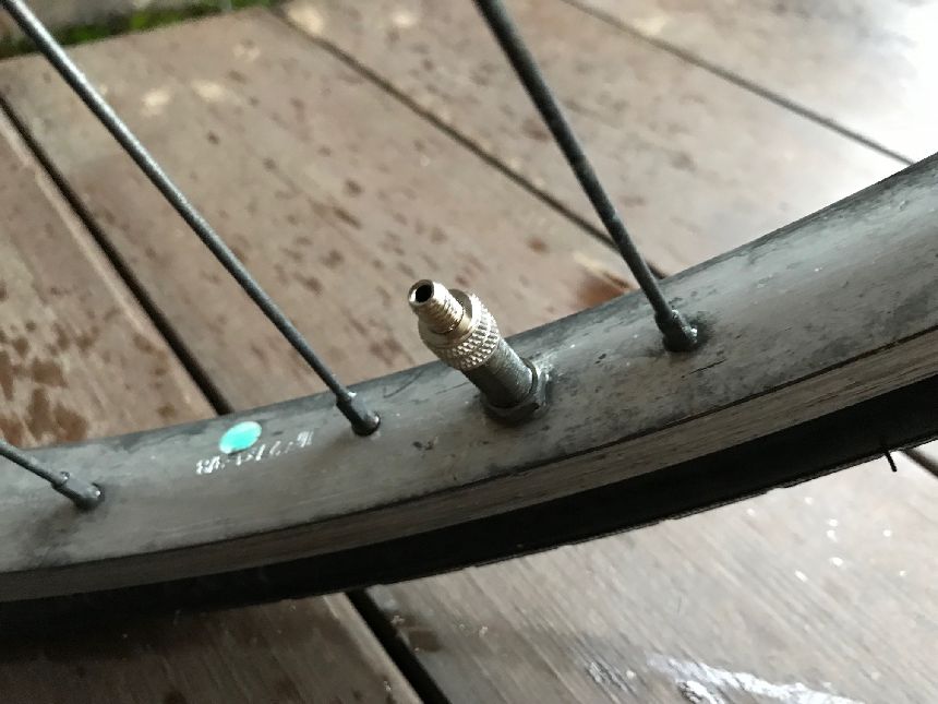 自転車のタイヤの空気がすぐに抜ける原因は3つ。空気が入らないという時の解決策