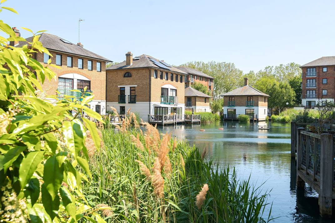 Plover Way and The Lakes SE16 Development in Surrey Quays Oliver Jaques