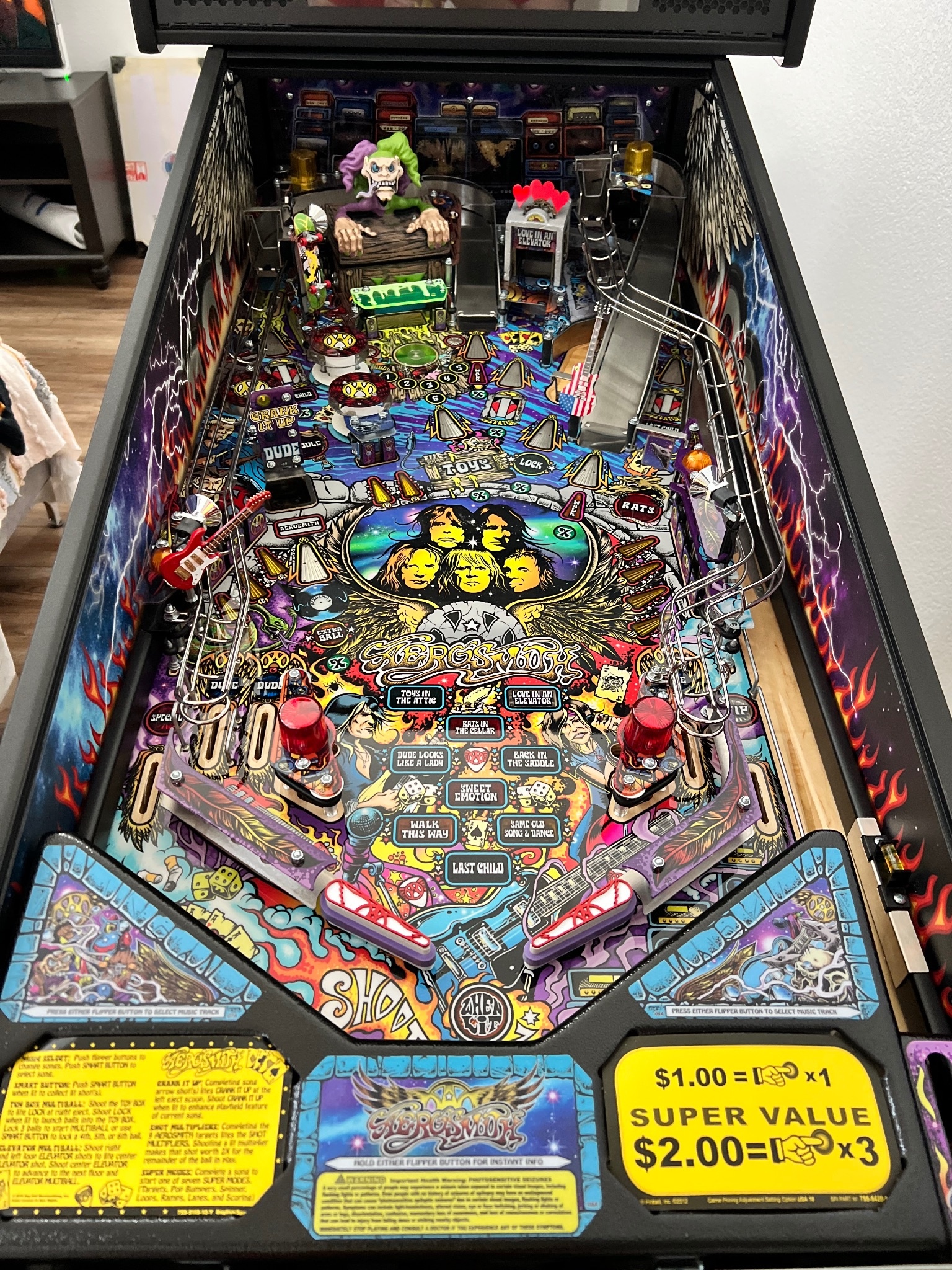 Aerosmith owner? Then walk this way! All clubs (...members only