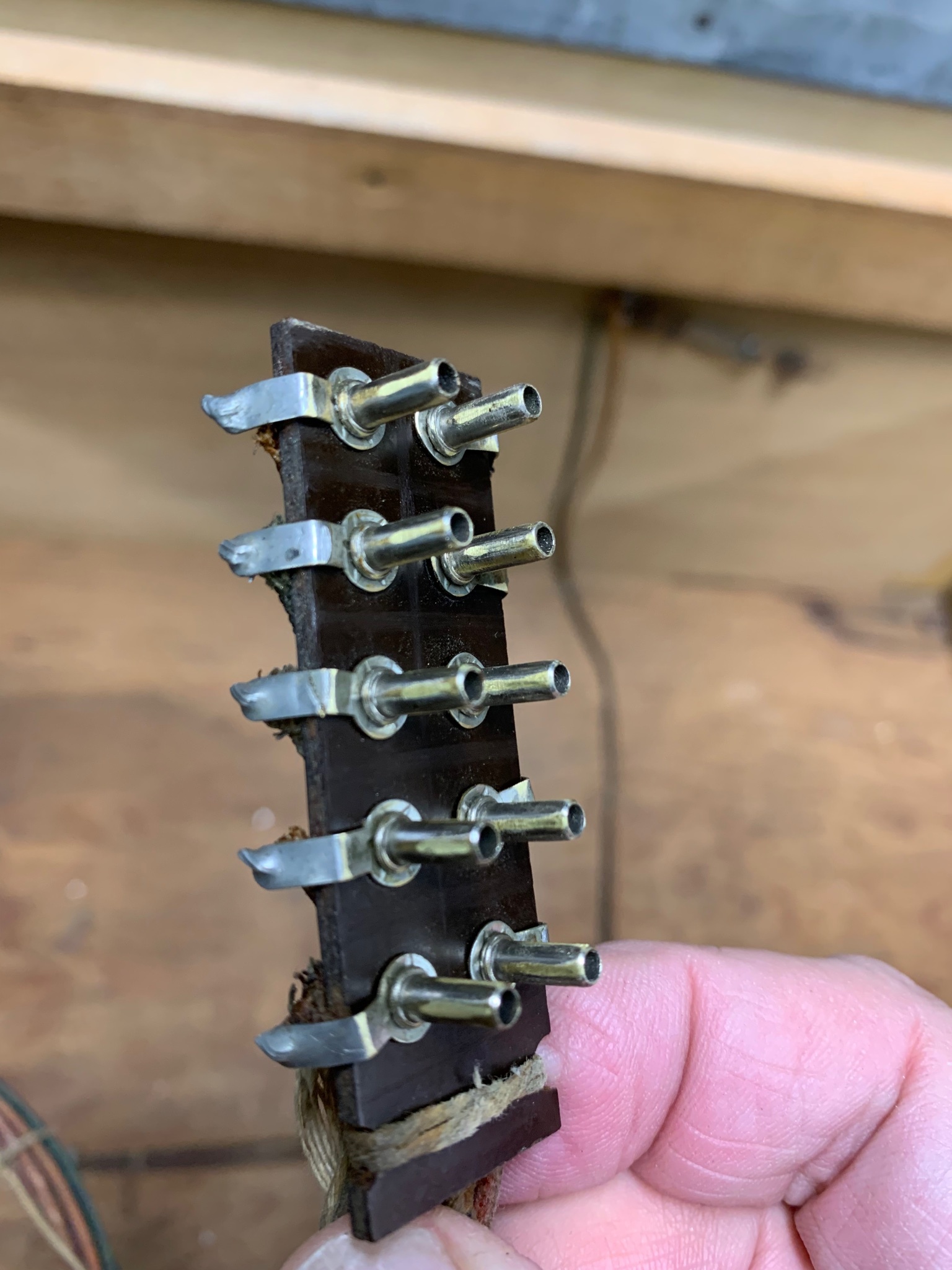 Rebuilding Jones plugssoldering technique EM Pinball Tech