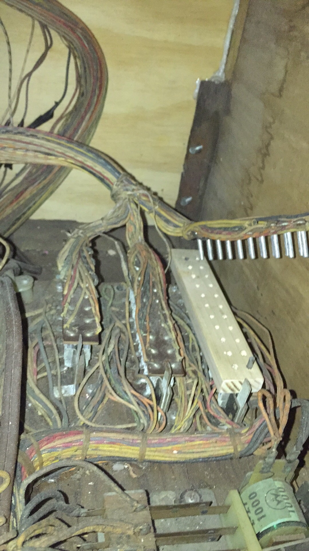 Replacing / Fabricating Jones Plugs EM Pinball Tech