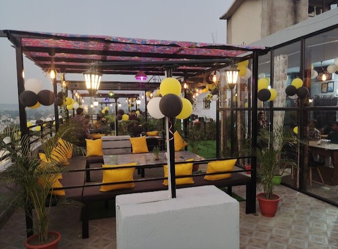 Sky Garden Rooftop Restaurant Chiniya Road, Near GP Plaza, Garhwa