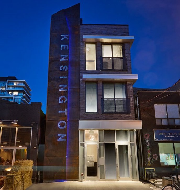 Bloaag Detail 299 Augusta Avenue (2017)