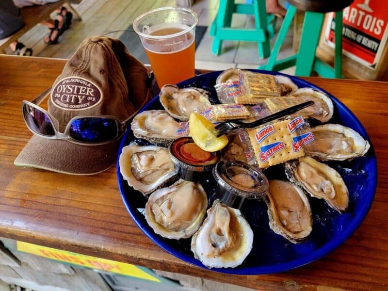 15 Best St. Island Restaurants (+ Eateries Nearby)