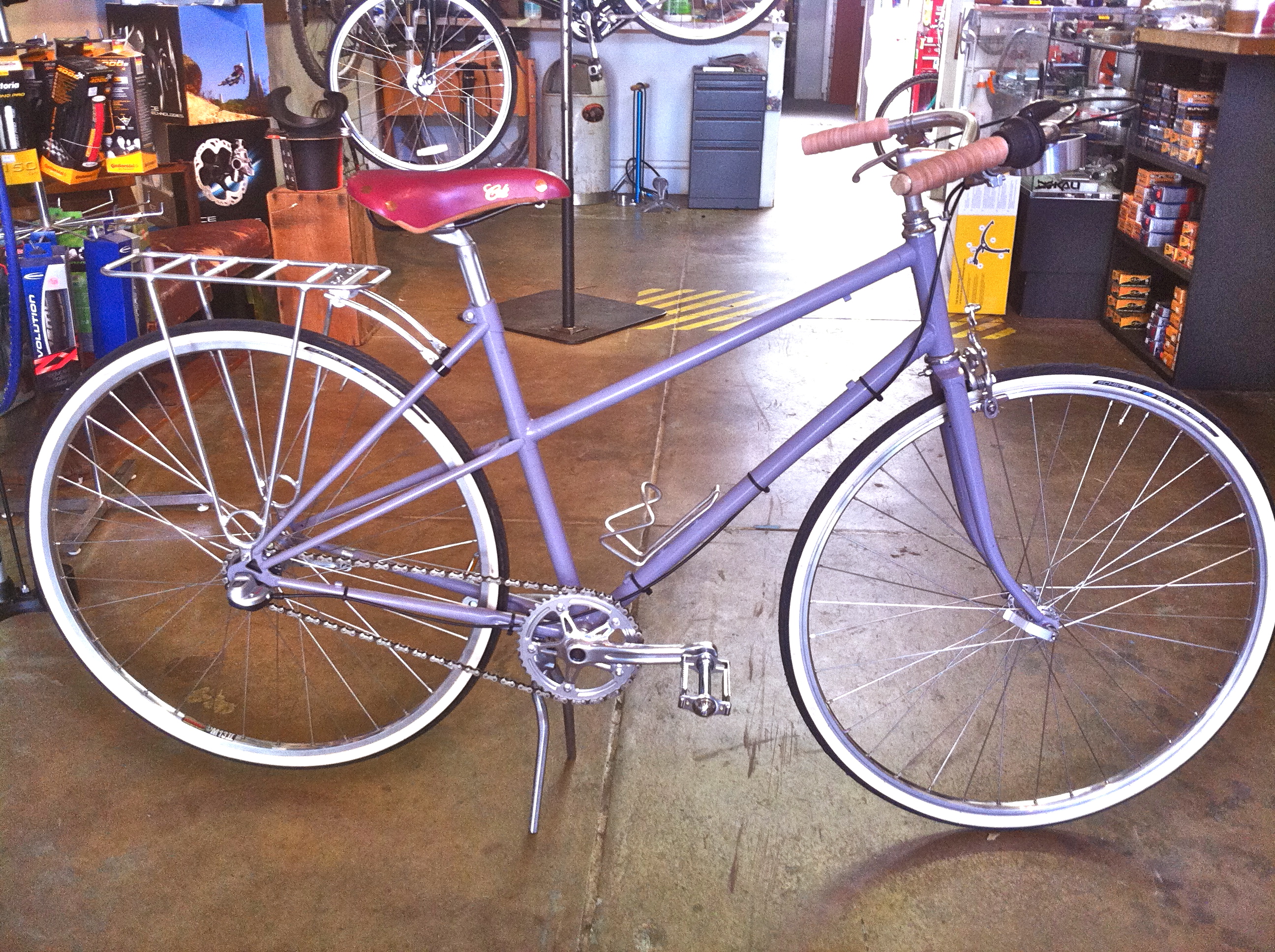 Builds Oak Cliff Bicycle Company