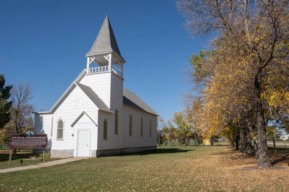 Oakes, North Dakota Shop, Play, Stay