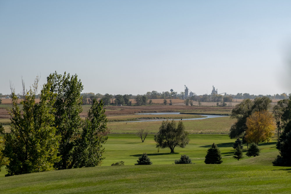 Oakes, North Dakota Shop, Play, Stay