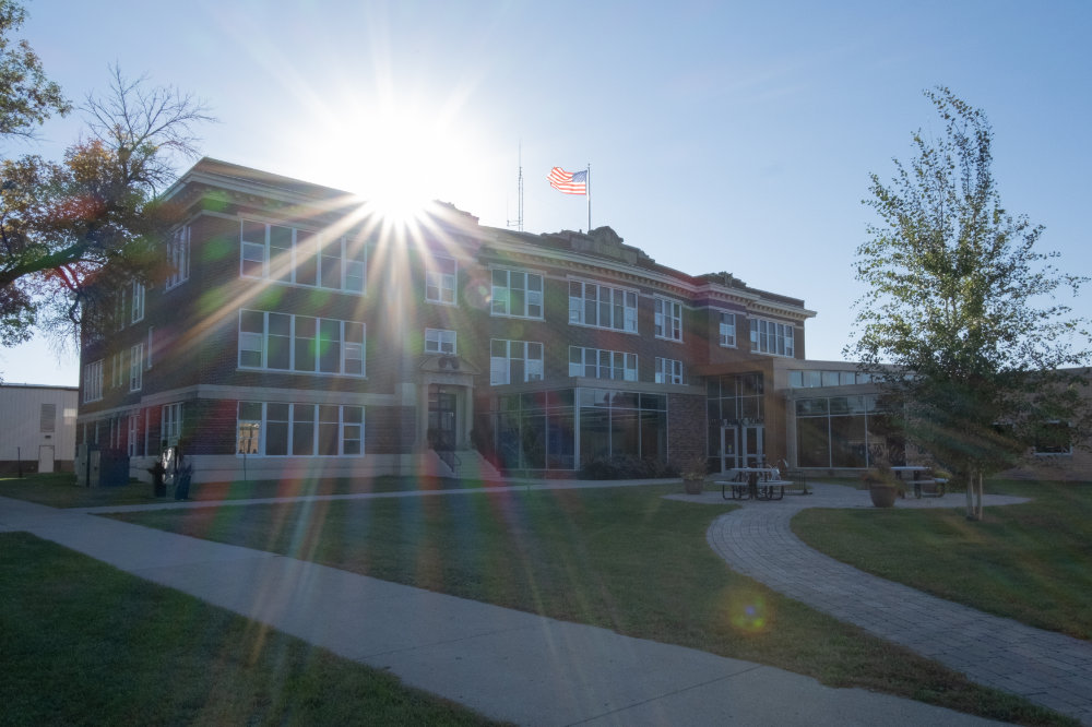 Oakes, North Dakota Shop, Play, Stay
