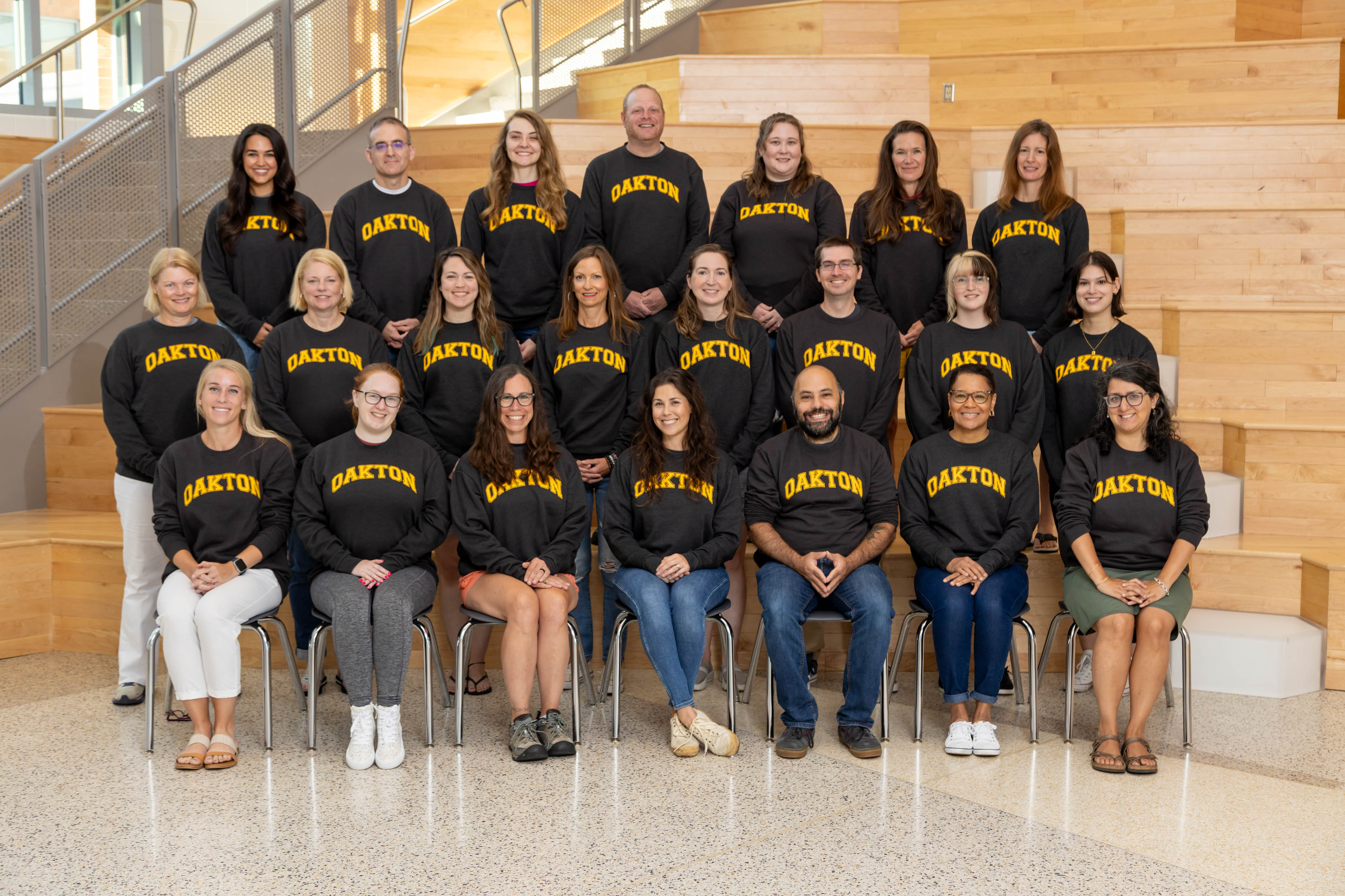 English Oakton High School