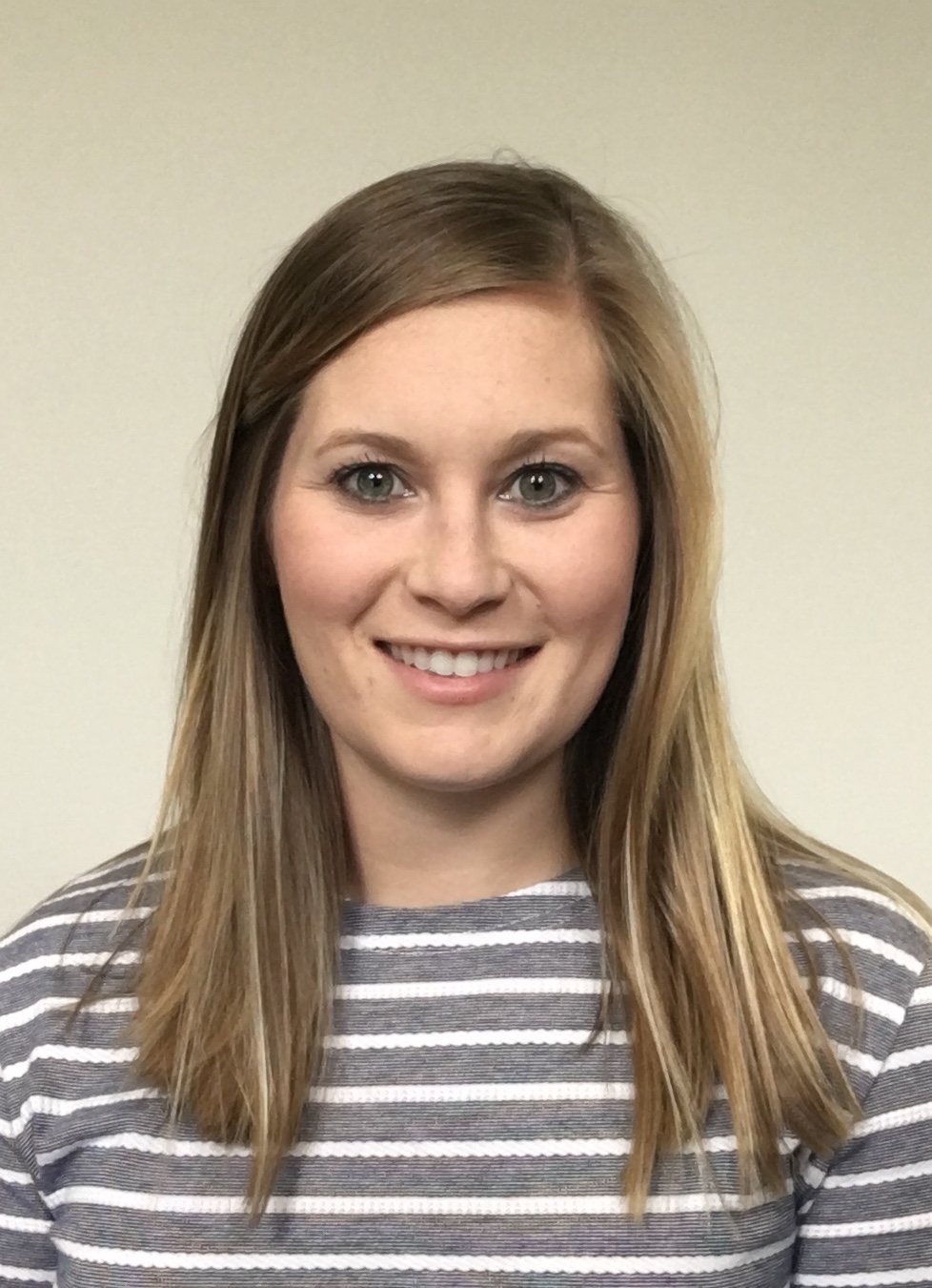 Corinne Lee Real Estate Agent OAKVIEW Realty