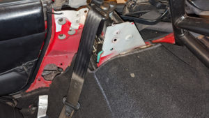 Seat Belt Won't Retract or Pull Out? (Try These Tips)