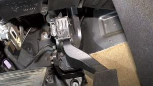 11 Causes of Car Engine Hesitation When Accelerating