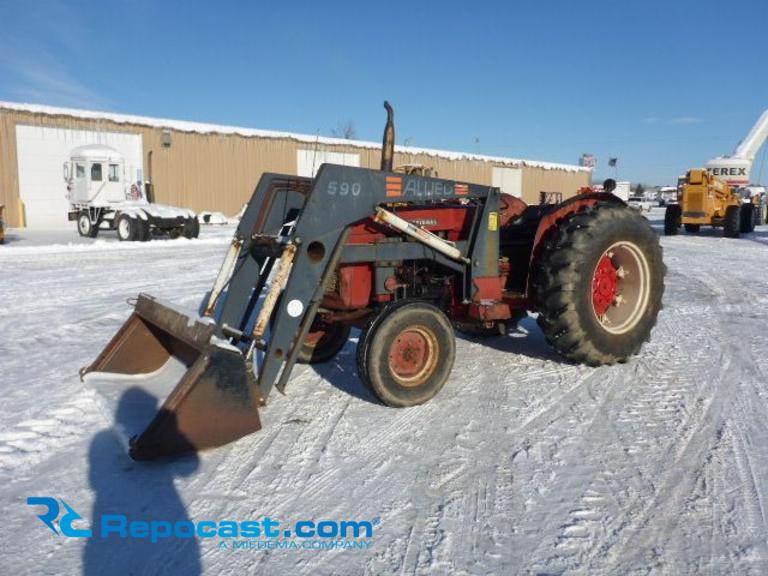 1968 International 624 2WD Ag Tractor,...