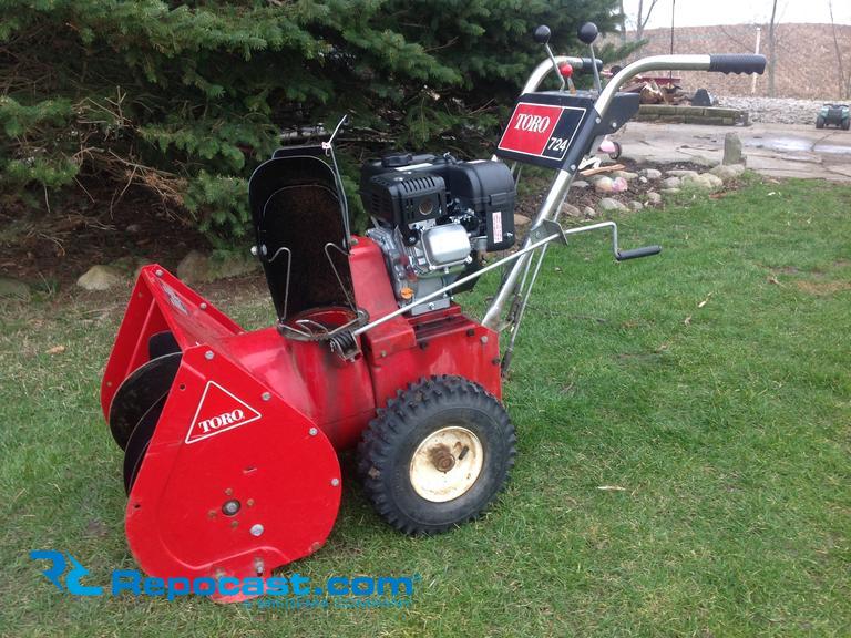 Toro 724 self propelled snowblower