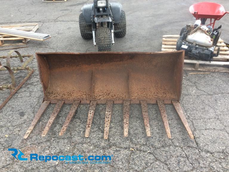 Tractor/bobcat manure loader bucket,...