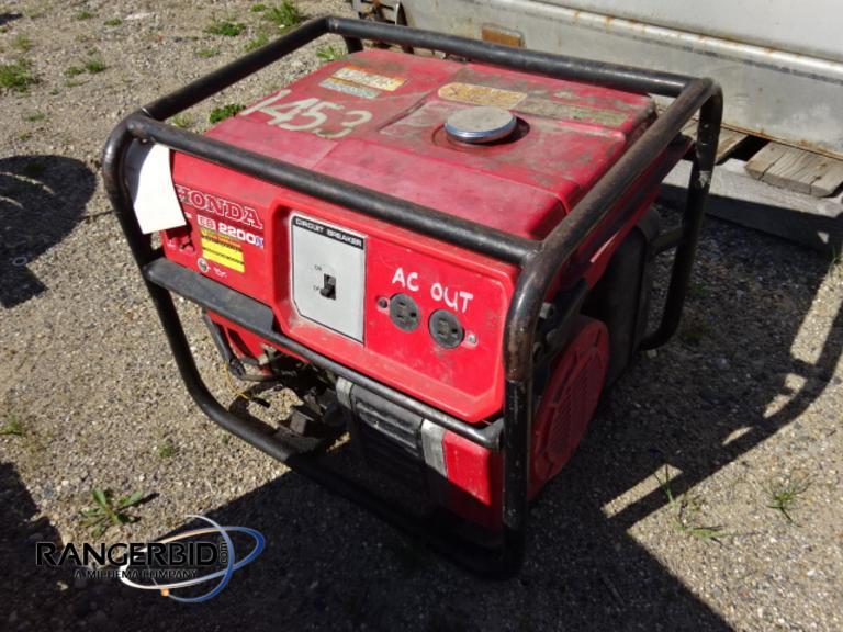 (1) Honda, model EB2200X, portable gas...