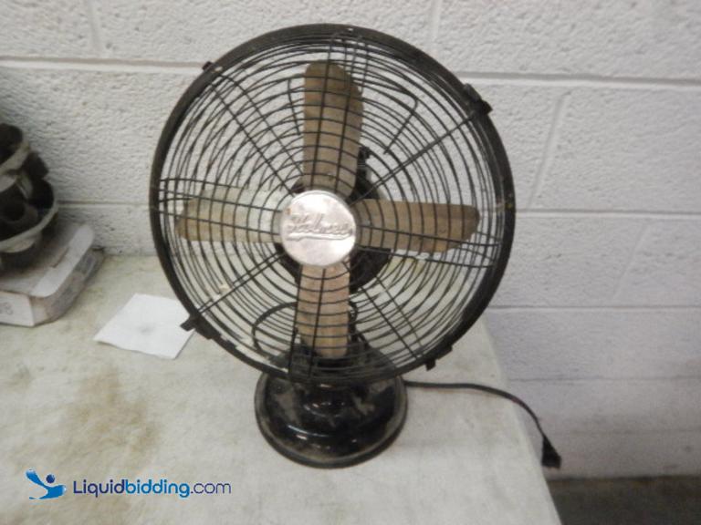 LiquidBidding Holmes vintage metal fan, used, for...