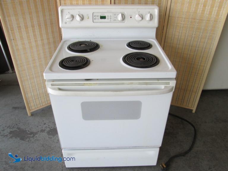 LiquidBidding GE Spectra Electric Range Oven....