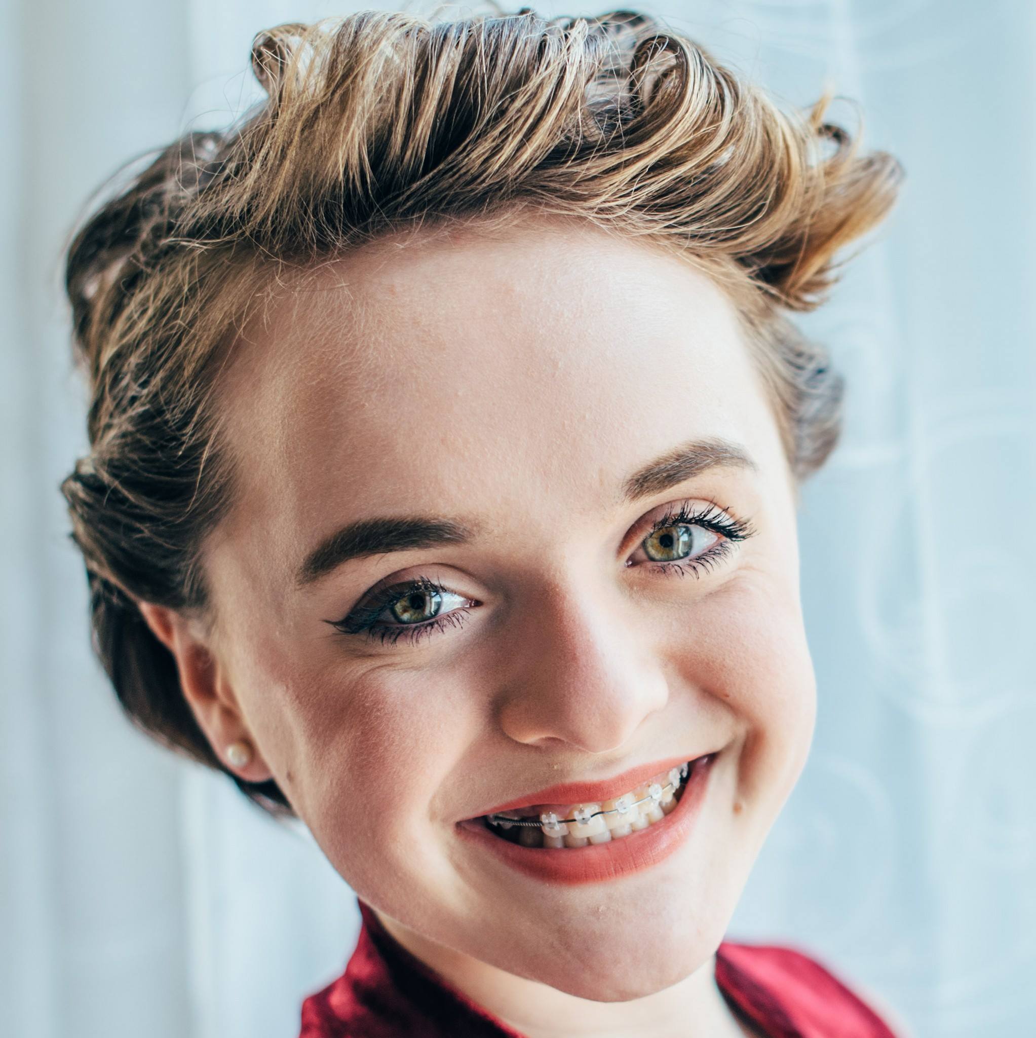 LOCAL TEEN BRAVES BRACES DURING START OF SINGING CAREER Invisalign