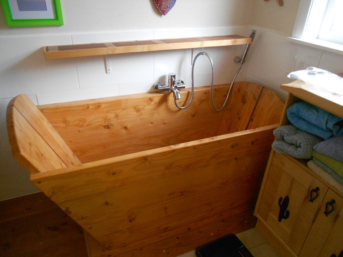 "Wooden Bath" (Original art by Lee Gutterson)