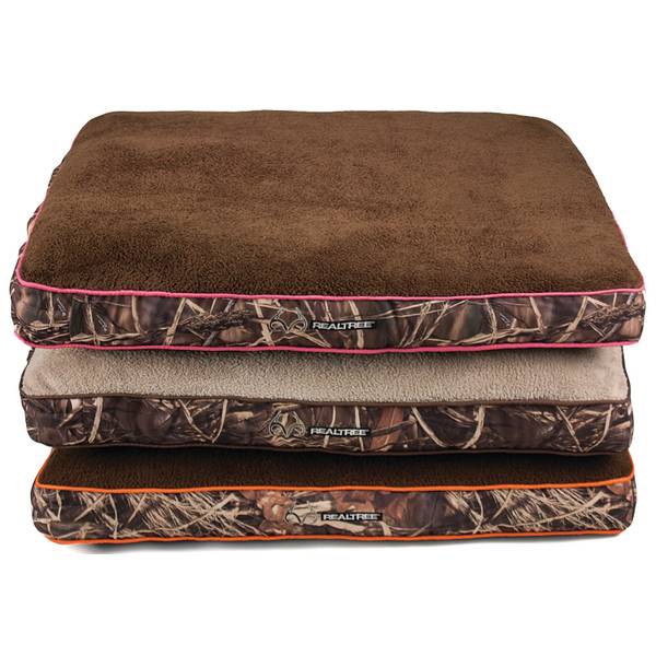 DMC Realtree Camo Gusseted Dog Bed WG3040930 Blain's Farm & Fleet