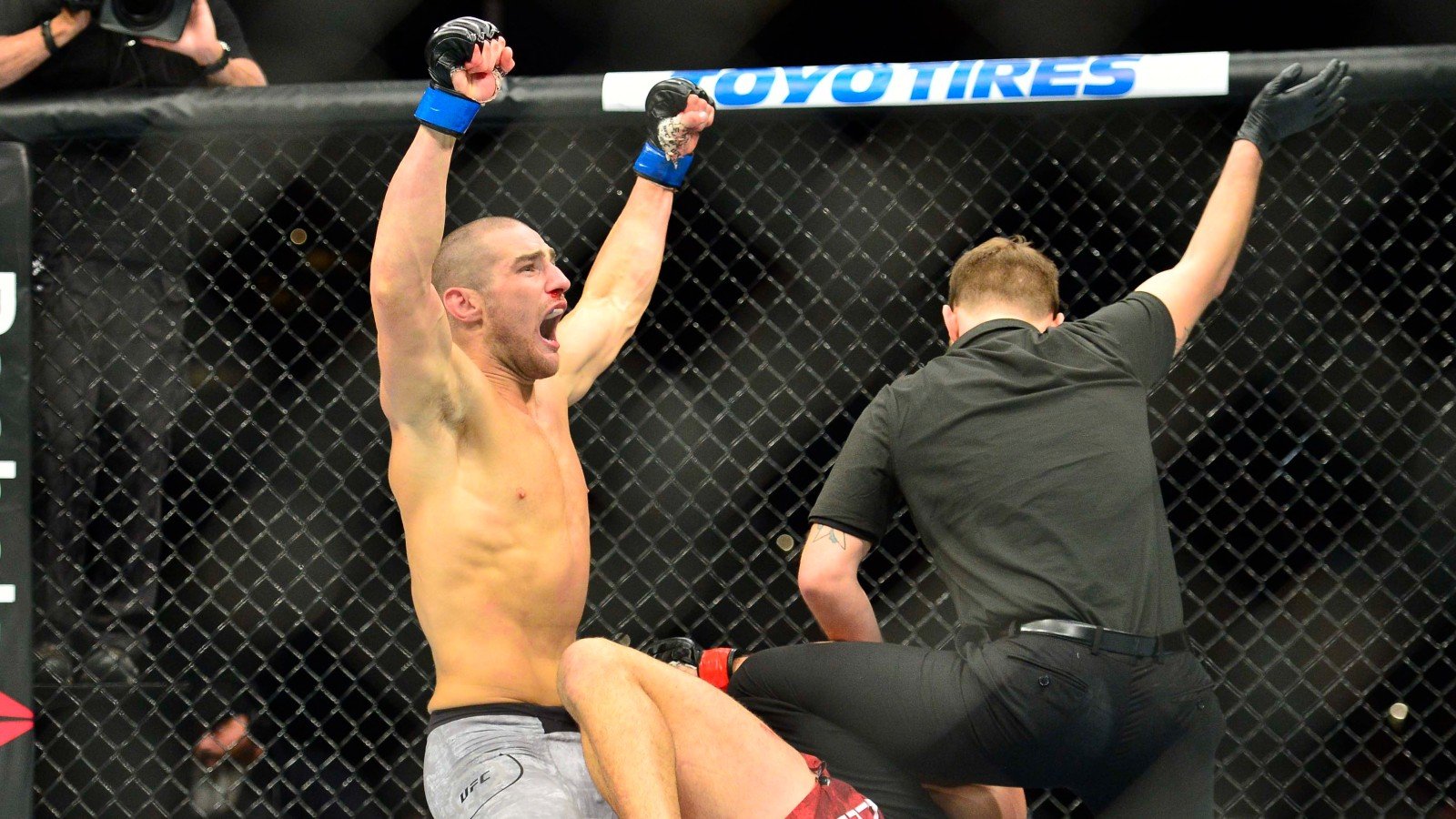 UFC Vegas 66 Odds, Picks & Predictions For Cannonier vs. Strickland