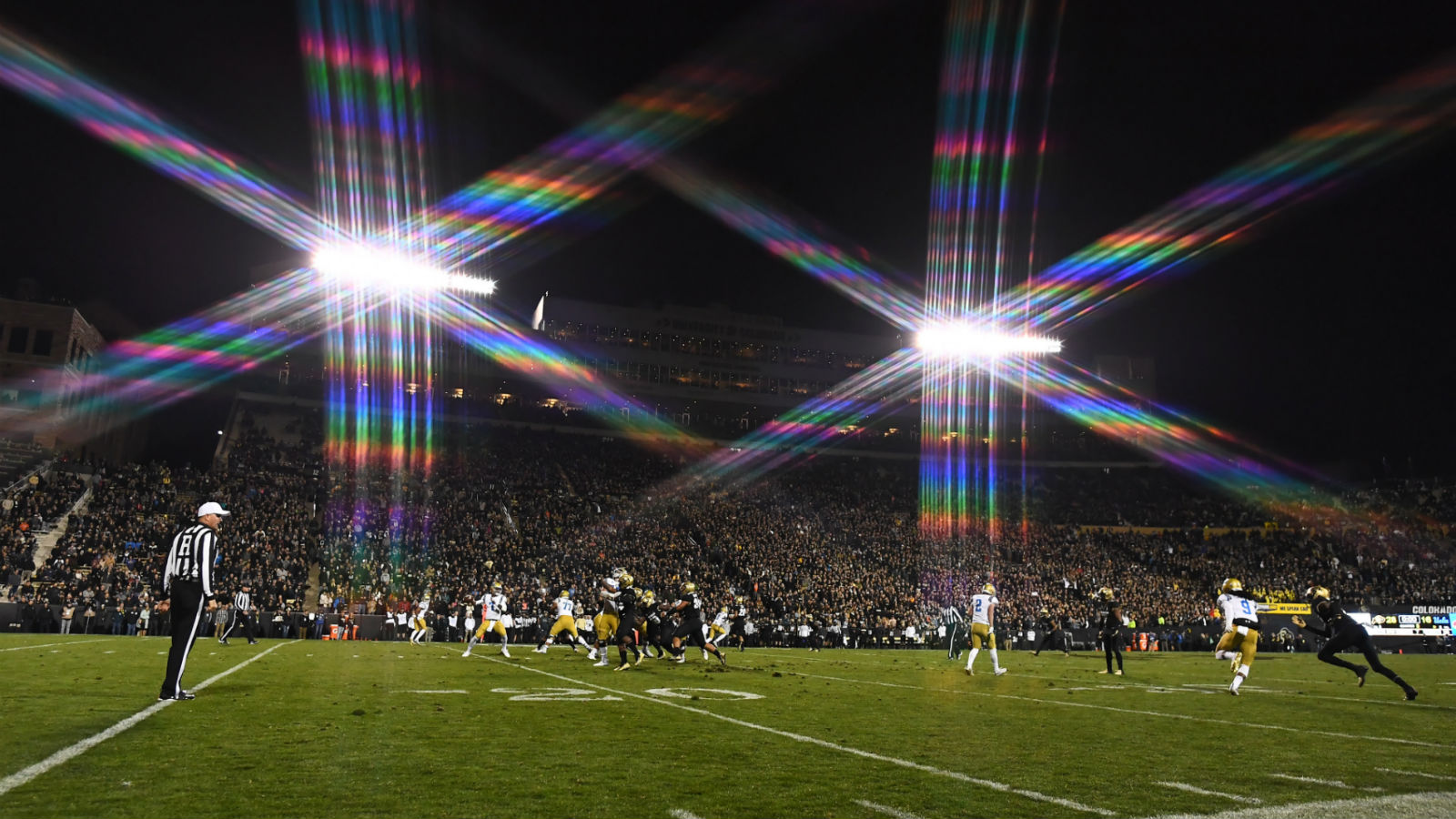 Biggest College Football Point Spreads and How to Bet Them