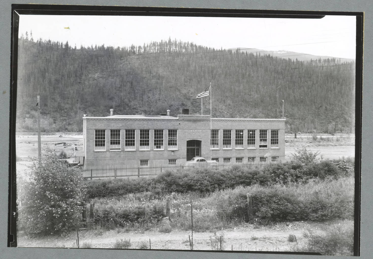 Elk Creek School [02] BarnardStockbridge Photograph Collection