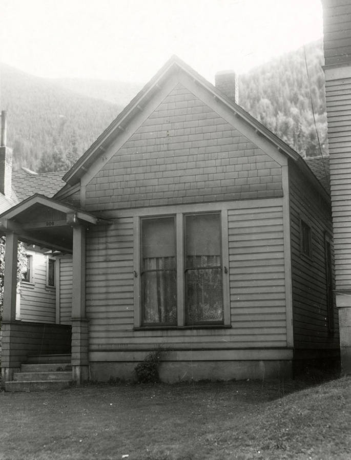 House on Cedar Street in Wallace, Idaho [02] BarnardStockbridge
