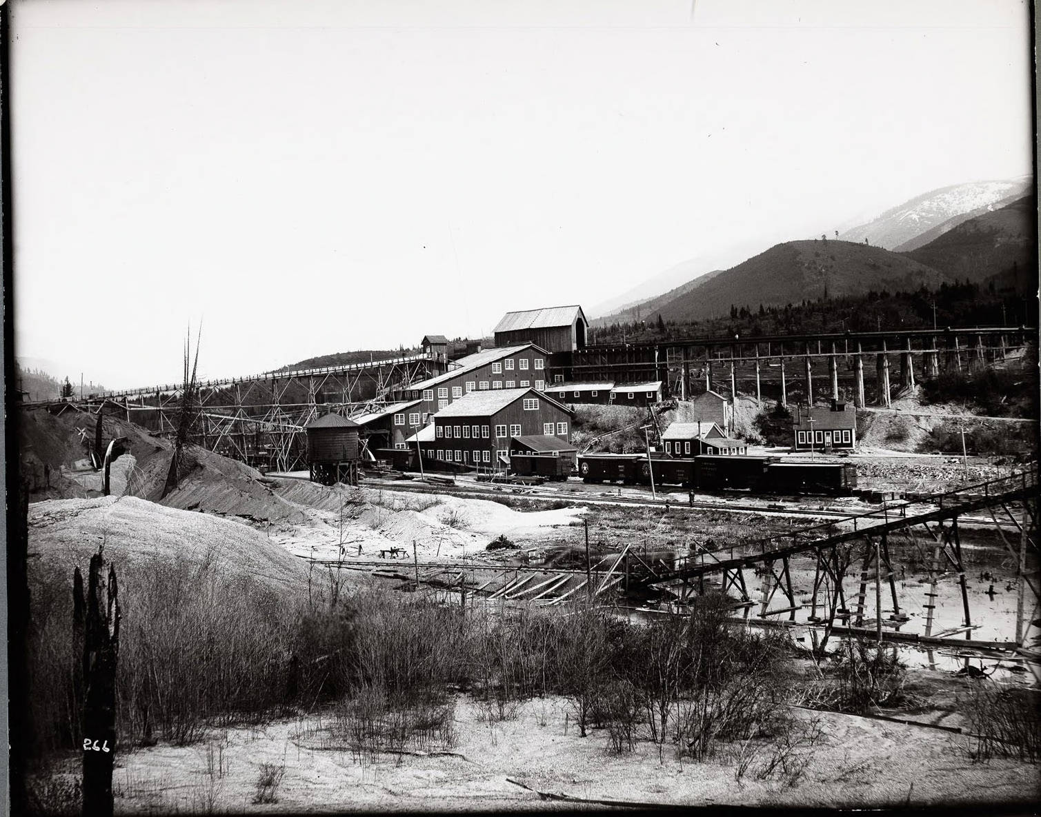 Empire State Mining Co. (Sweeney) Mill, Smelterville (Idaho), 1909 [01
