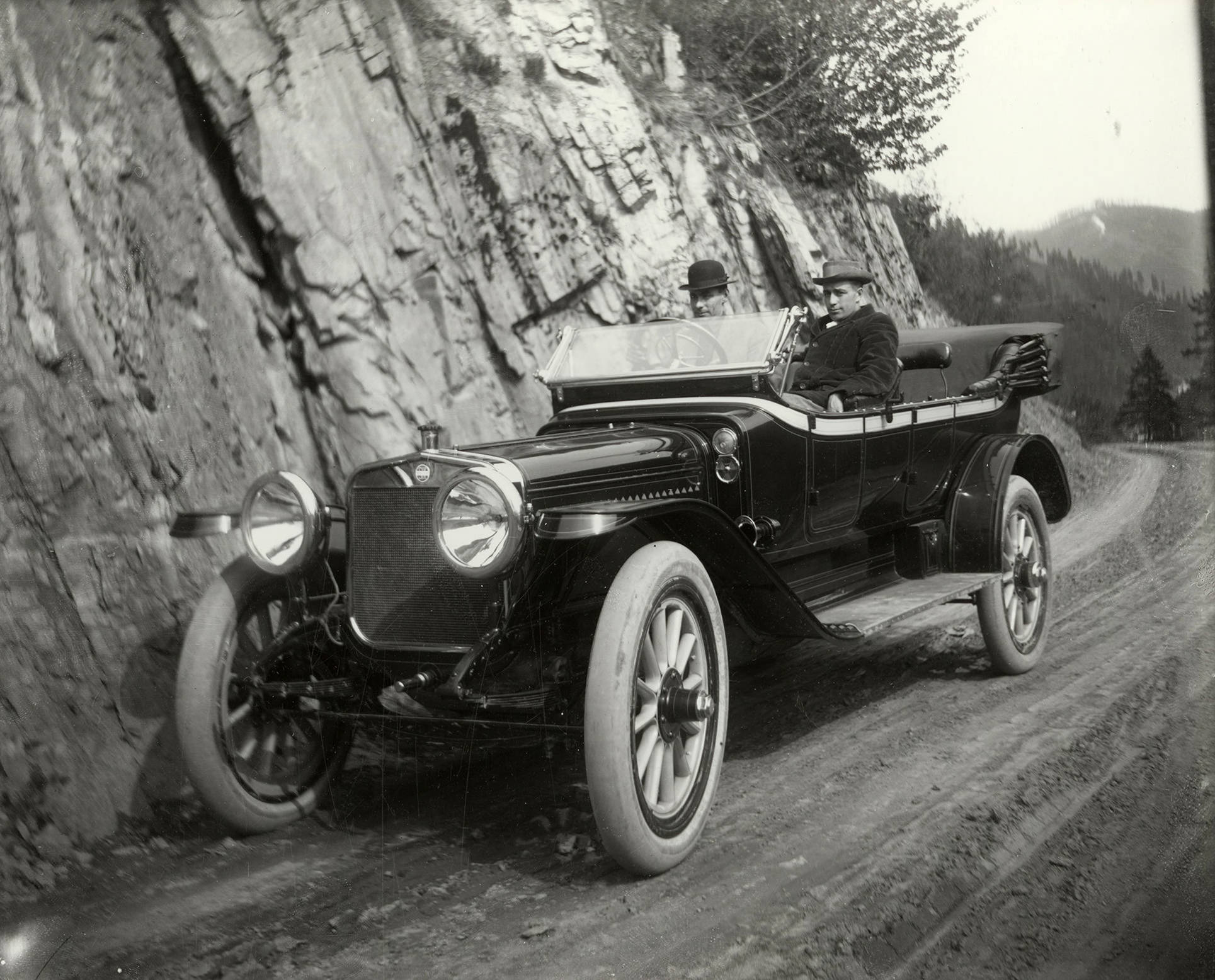 1913 Winton Convertible BarnardStockbridge Photograph Collection