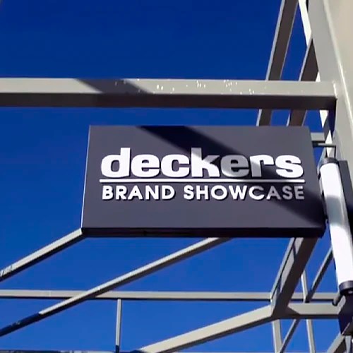 Всё о бренде Deckers в журнале