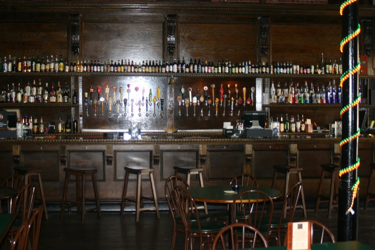 Gallery O’Briens Pub