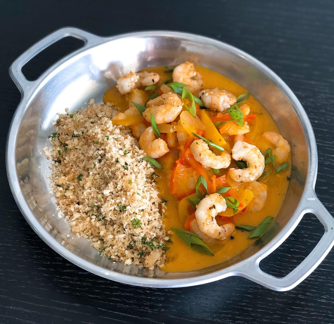 Moqueca de Camarão com Farofa de Coco Observatório do Patrimônio