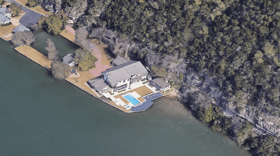 Elon Musk Lives in a Billionaire Friend’s Mansion, Not 50,000 Box Observer