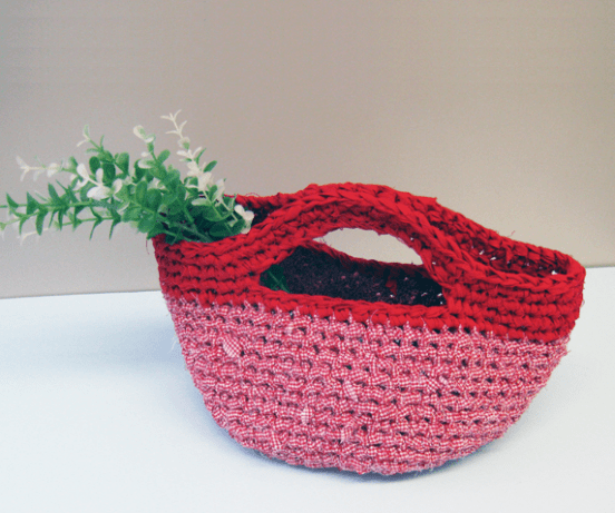 ジャンボかぎ針「アミュレ」で編む 裂き編みバッグの作り方｜バッグ｜バッグ・財布・小物｜ アトリエ ハンドメイドレシピ（作り方）と手作り情報サイト