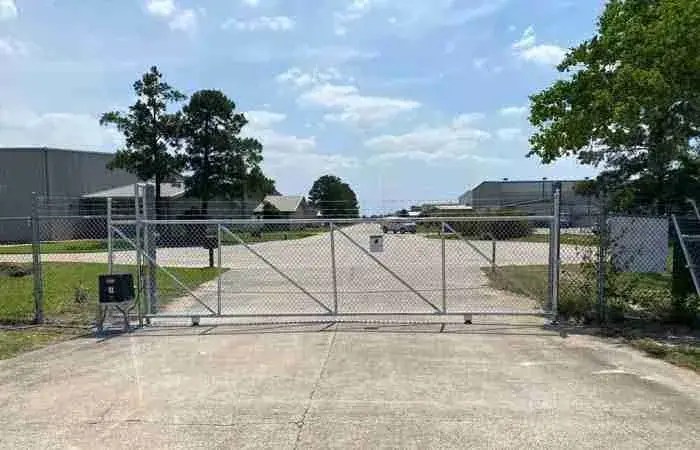 Keindahan dan kekuatan pagar vinil yang abadi di Ocala, Florida