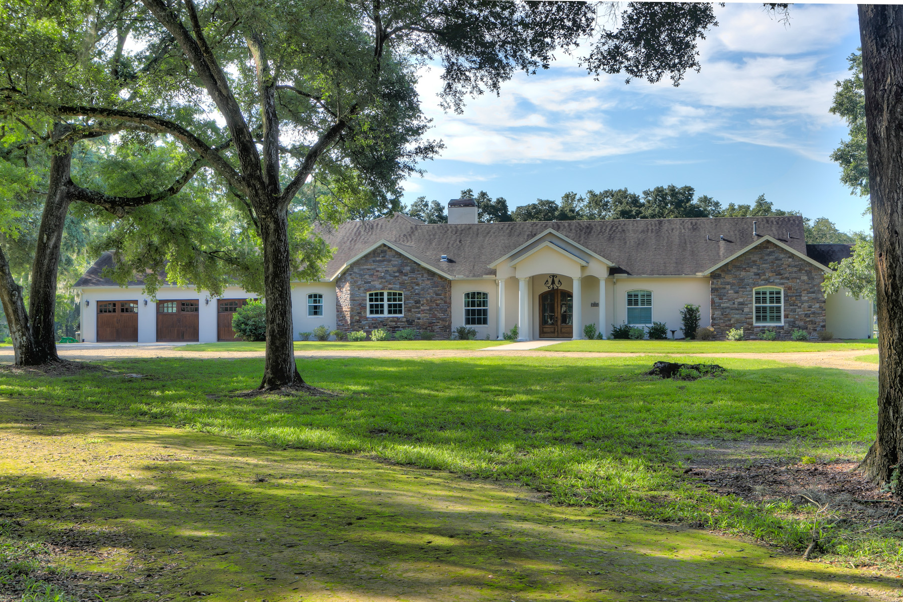 27.58 Acre Ocala Farm a short hack to Hits