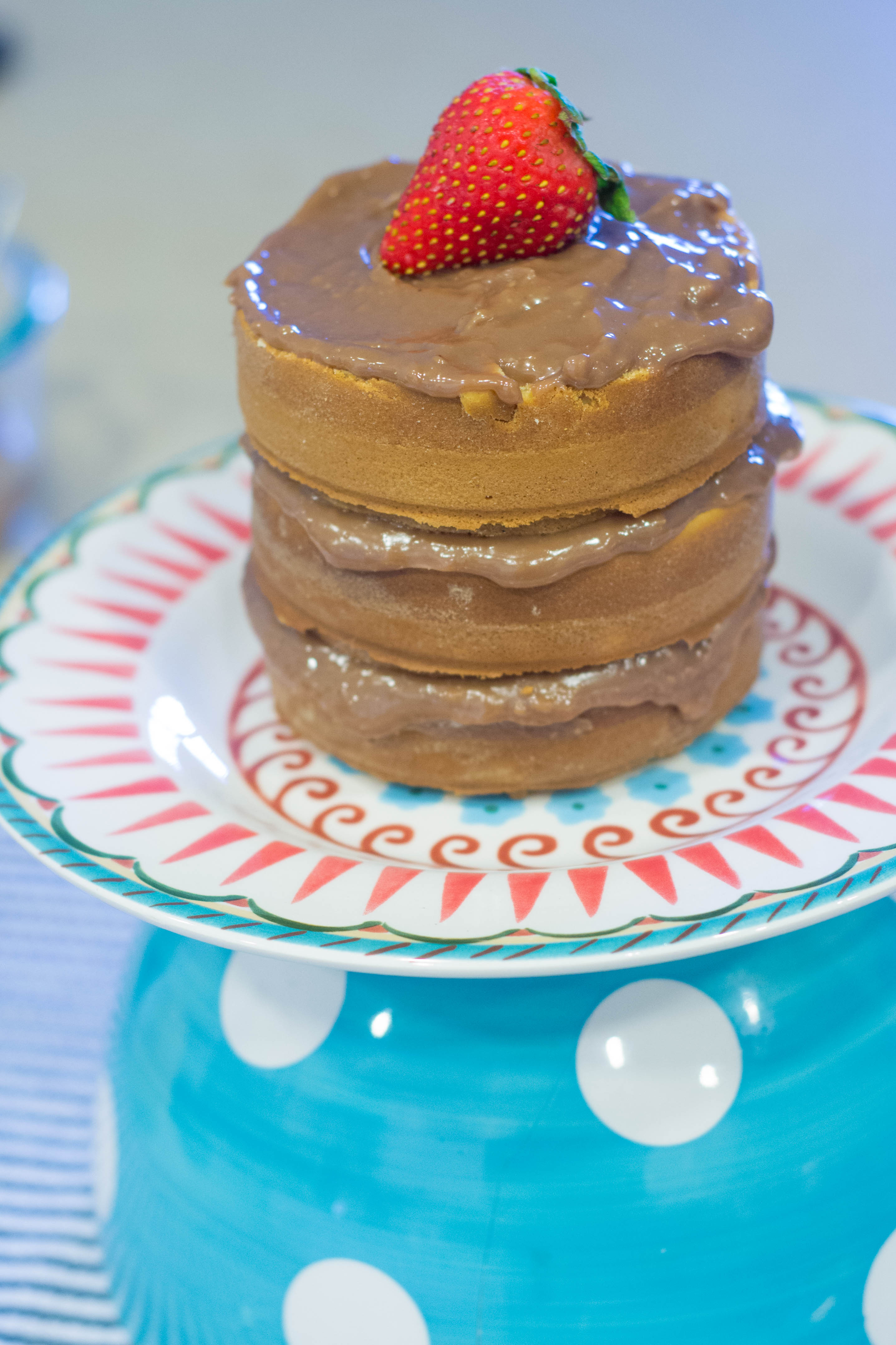 Easy condensed milk mini naked cake with brigadeiro filling