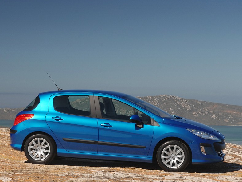 Porównanie Peugeot 308 I vs. Fiat Bravo II porządne "auta na literę F"