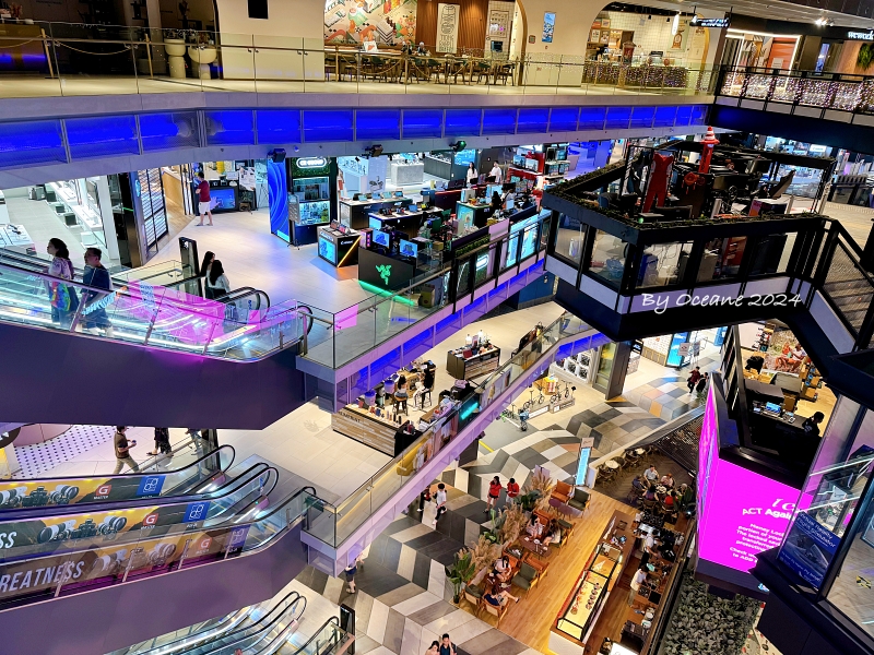 唐吉訶德及桑丘潘薩騎乘他們的馬匹的古老鉛筆畫，由 Wilhelm Marstrand 所繪。