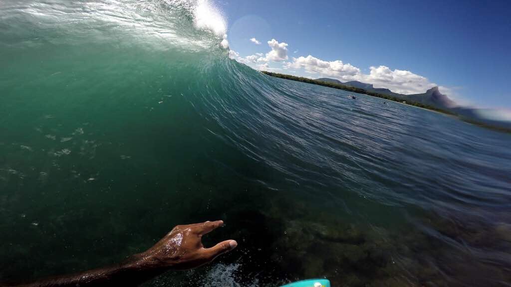 Surfing in Mauritius (ultimate guide)