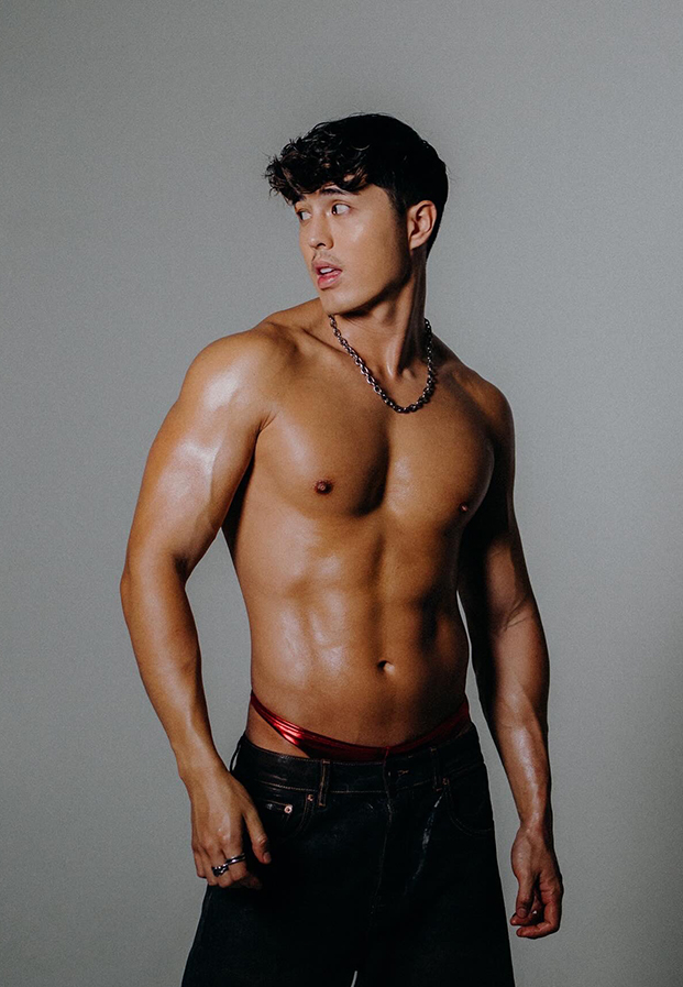 Eli เปิดวาร์ปเน็ตไอดอลสายโชว์ หล่อแน่นกล้ามฟู เร้าใจเสน่ห์ครบครัน