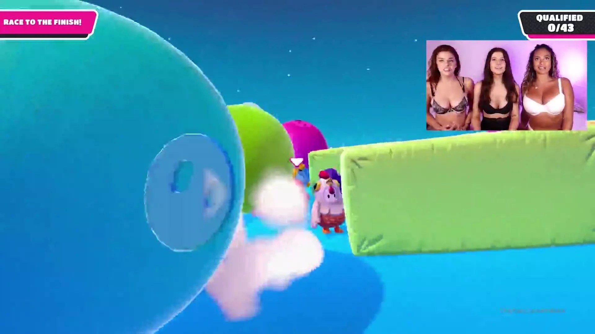 Emily Black Nude Lesbian Strip Game. Emily Black utmanande videor och