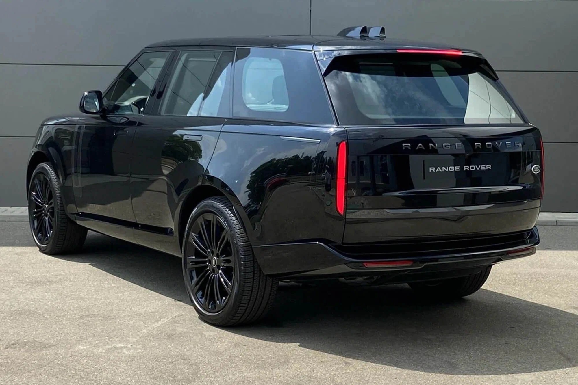 Rent Range Rover 2023 Black in Dubai SUV Octane Luxury Car Rental Dubai