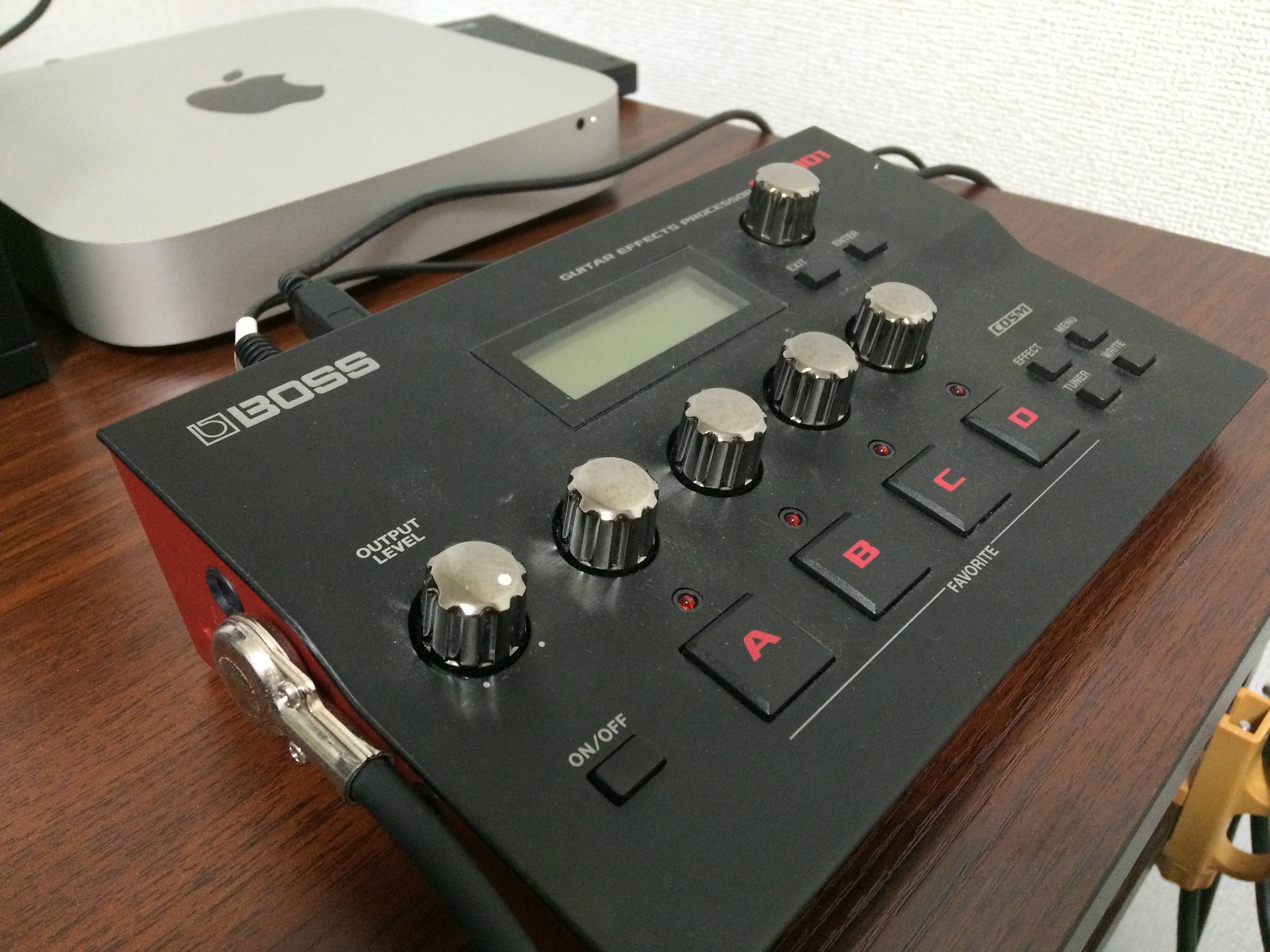 ライブでも十分使える！ギター用マルチエフェクターのレビュー