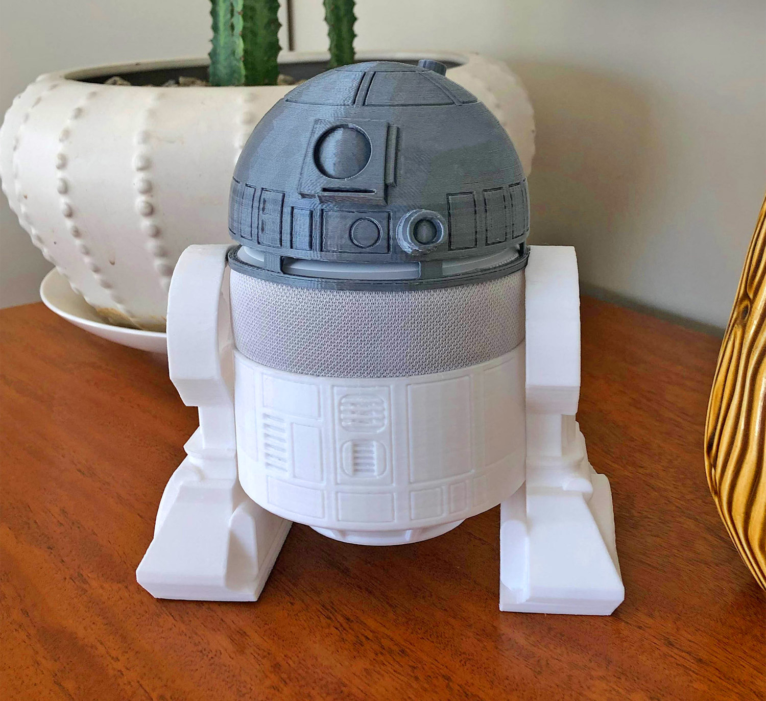 There's Now a Smart Speaker Mount That Will Turn Your Amazon Echo Dot Into R2D2